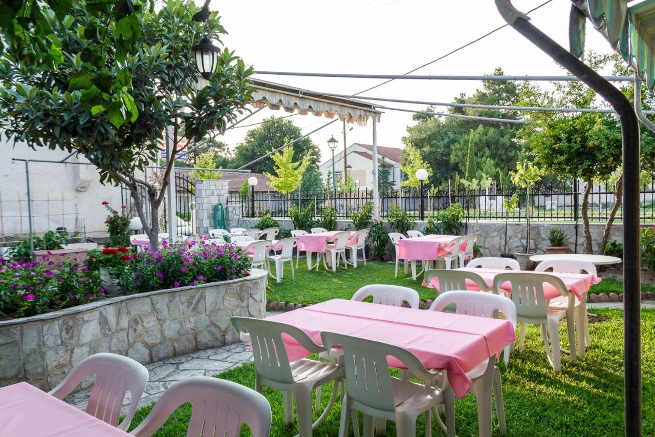 Finikas Hotel Larissa Exterior photo